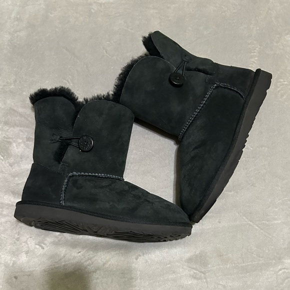 UGG Other - EUC Girls UGG boots